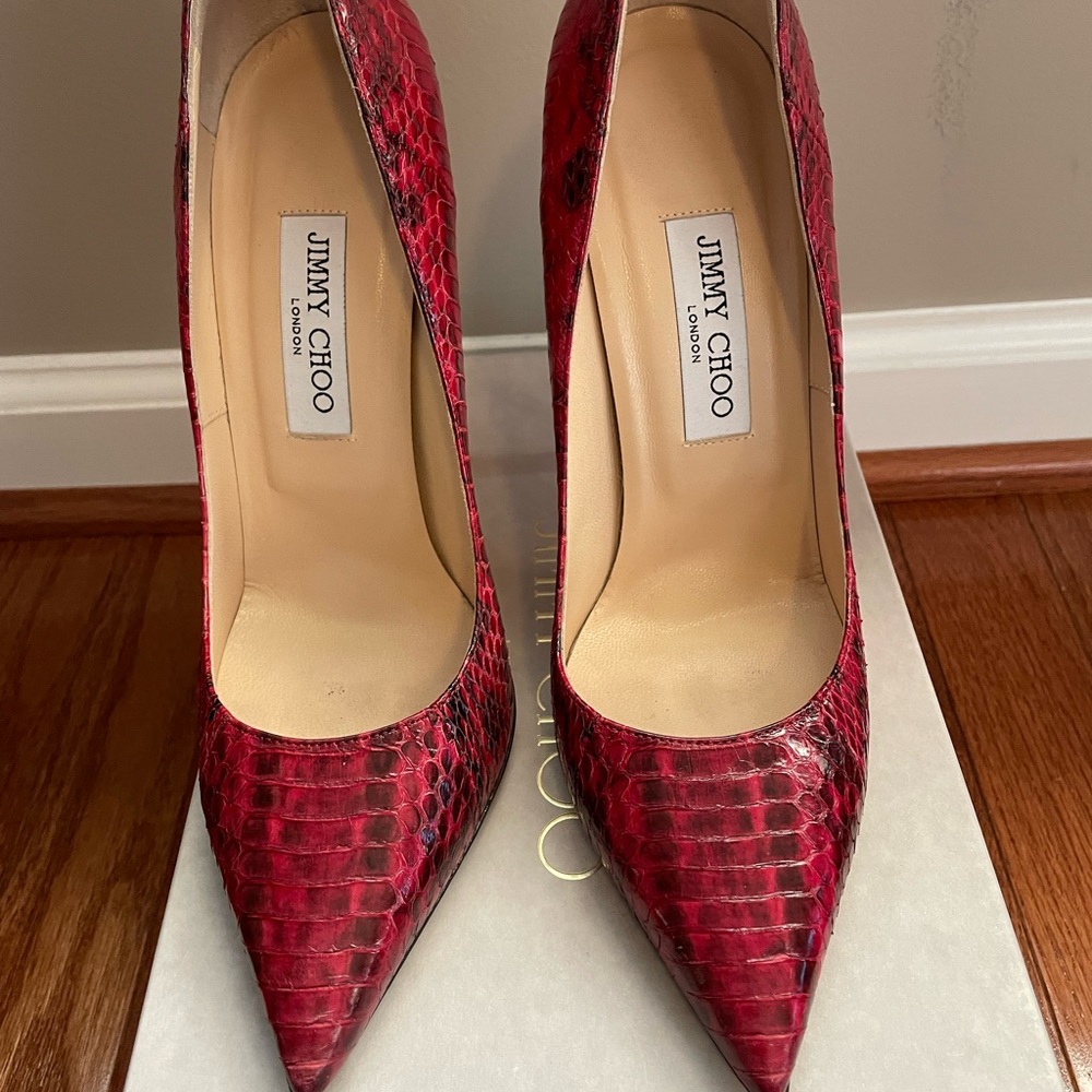 Barely worn Jimmy Choo red python Anouk Elaphe Pumps SIZE 40.